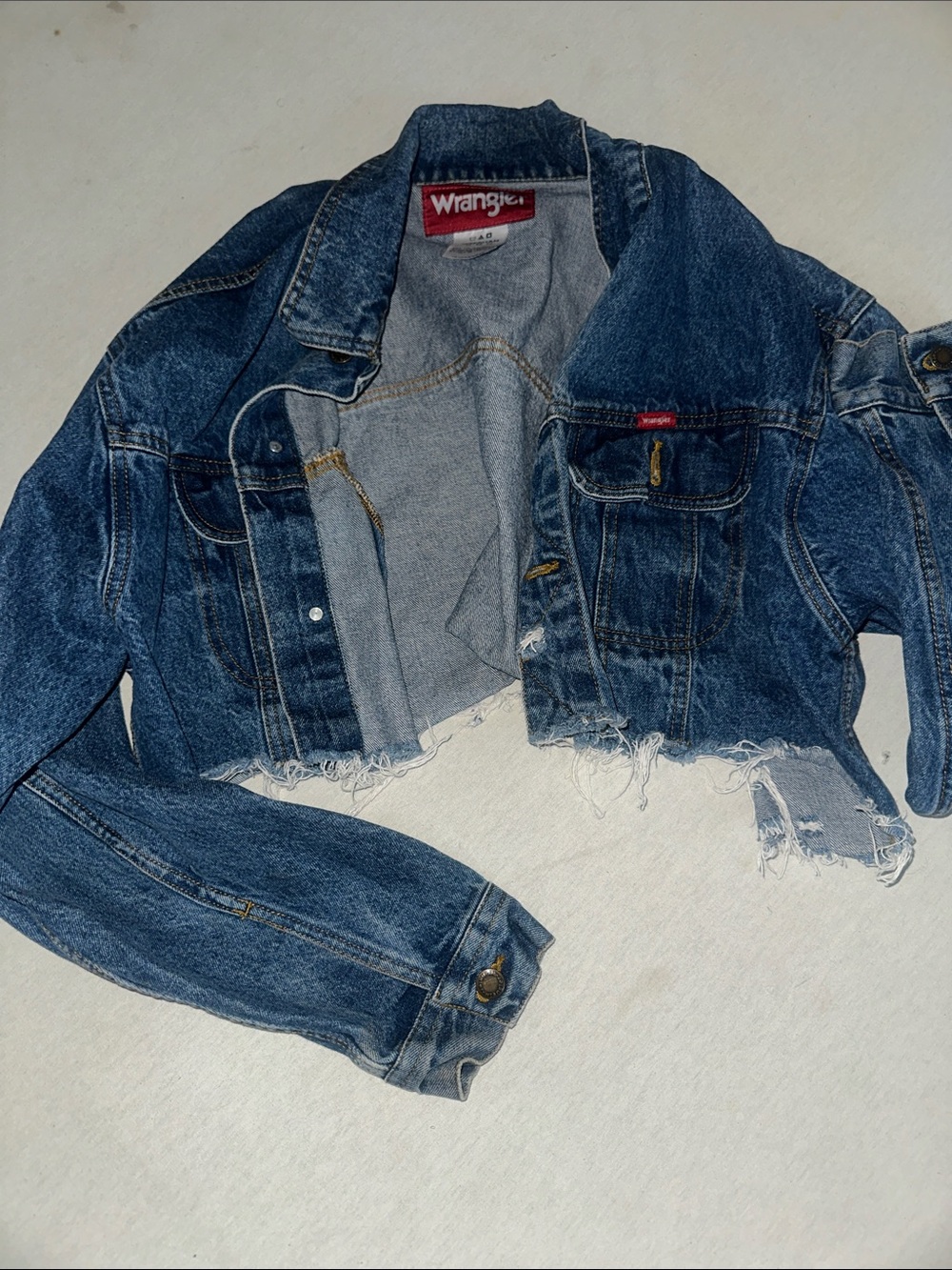 Womens Size XL Wrangler Cropped Distressed Denim Jacket in Blue
